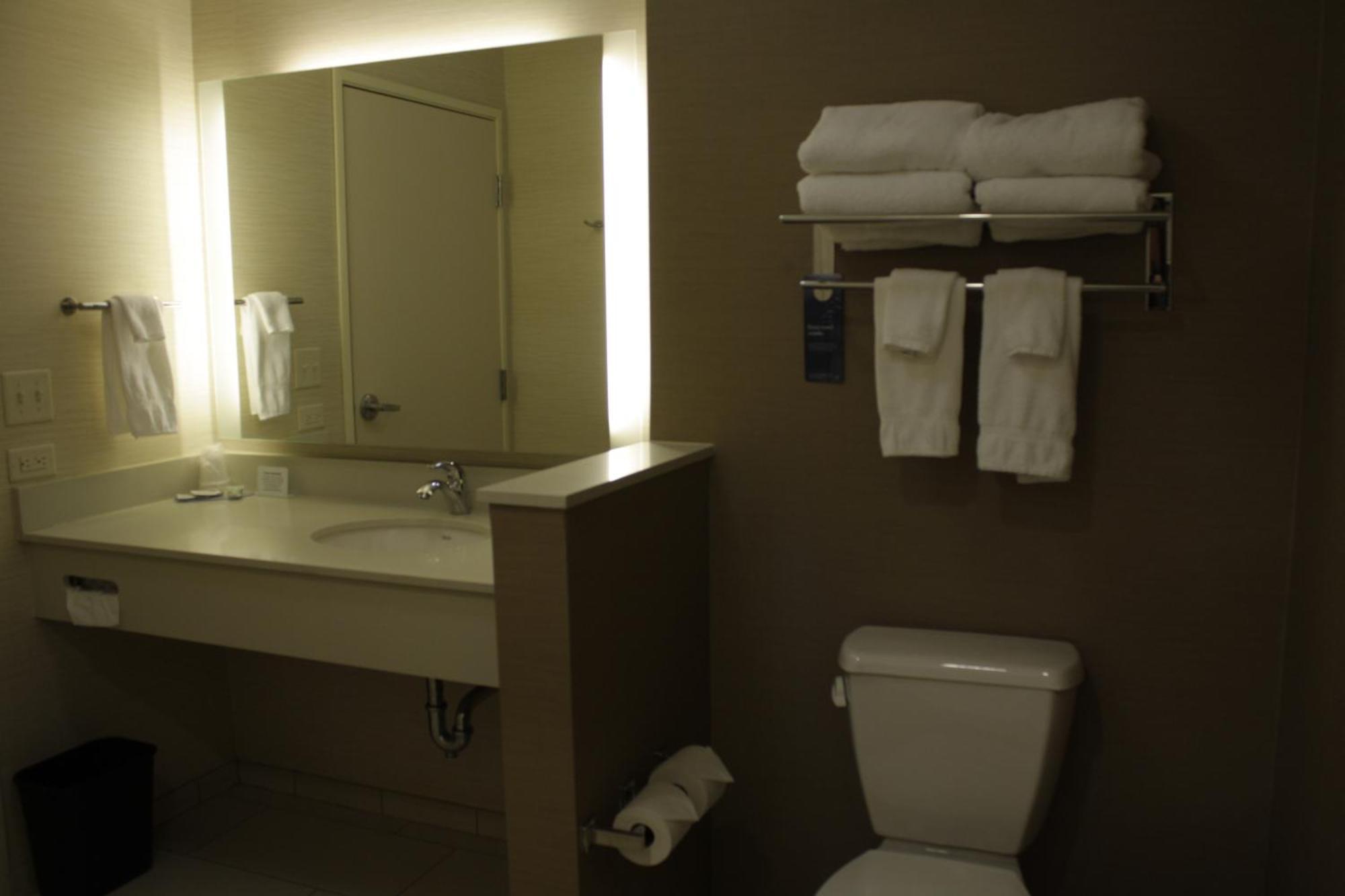Fairfield Inn & Suites By Marriott Detroit Lakes Exterior photo