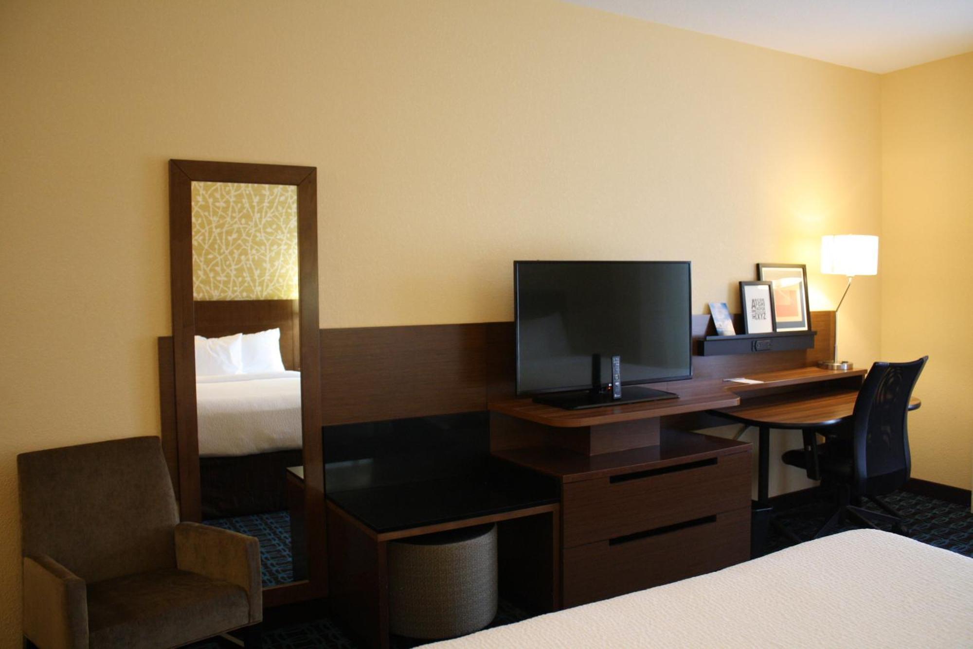 Fairfield Inn & Suites By Marriott Detroit Lakes Exterior photo