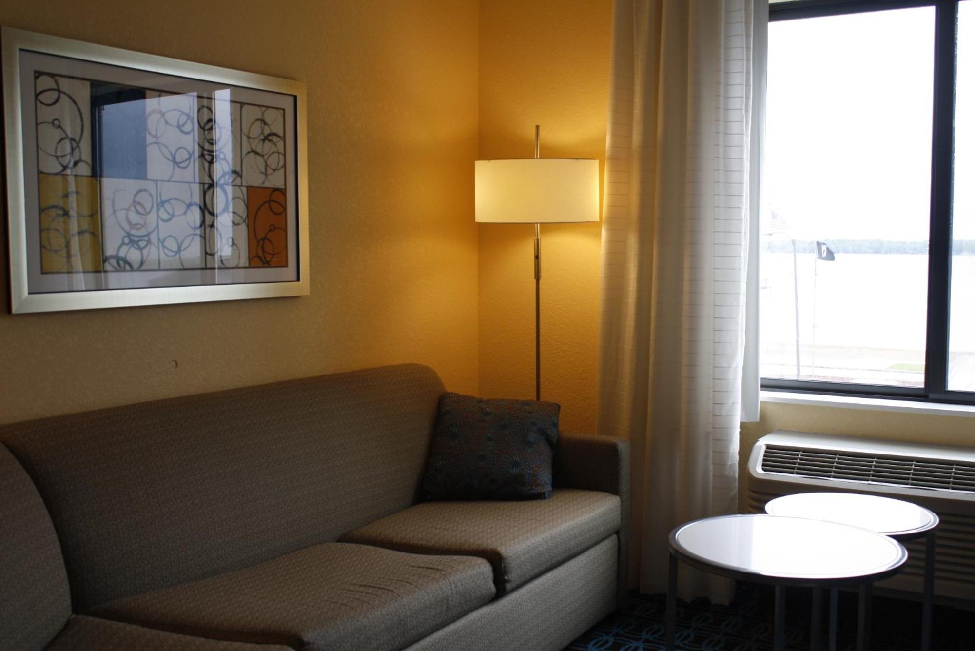 Fairfield Inn & Suites By Marriott Detroit Lakes Exterior photo