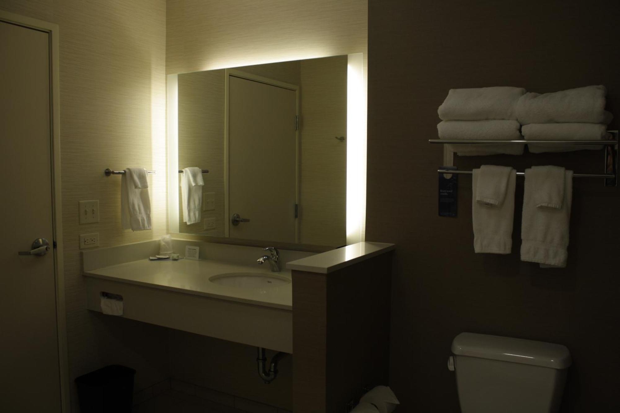Fairfield Inn & Suites By Marriott Detroit Lakes Exterior photo